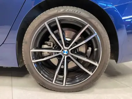 Photo 8 BMW Serie 3 Série 3 330eA 292ch Luxury 34g
