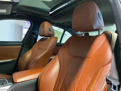 Photo 12 BMW Serie 3 Série 3 330eA 292ch Luxury 34g