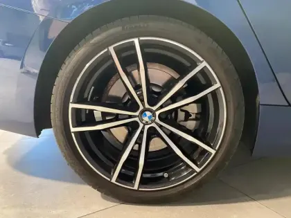 Photo 9 BMW Serie 3 Série 3 330eA 292ch Luxury 34g