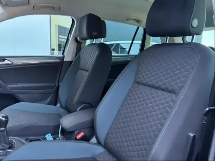 Photo 27 Volkswagen Tiguan  2.0 TDI 150ch IQ.Drive Euro6d-T