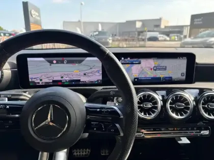 Photo 14 Mercedes Classe A  Berline 250 e 163+109ch AMG Line 8G-DCT
