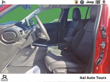 Photo 8 Jeep Avenger  1.2 Turbo T3 110ch MHEV Altitude BVR6 eHybrid