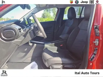 Photo 23 Jeep Avenger  1.2 Turbo T3 110ch MHEV Altitude BVR6 eHybrid