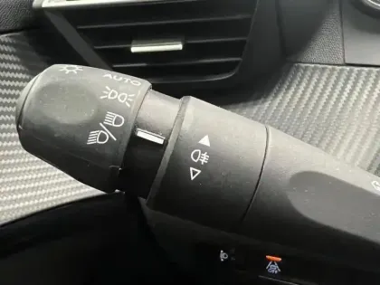 Photo 13 Peugeot 208  1.2 PureTech 100ch 2 Places Commerciale S&S Active Business
