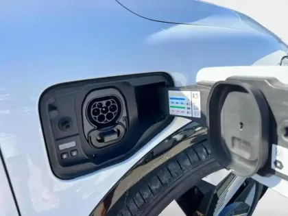 Photo 9 Renault Megane  E-Tech Electric EV60 220ch Techno super charge