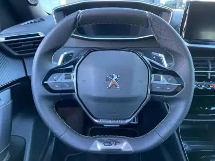Photo 12 Peugeot 2008  1.2 PureTech 130ch S&S GT EAT8