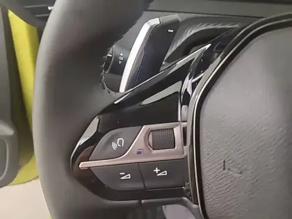 Photo 22 Peugeot 208  Hybrid 110 ch e-DCS6