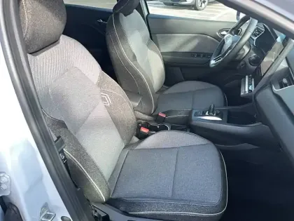 Photo 13 Renault Captur  E-Tech full hybrid 160 ch