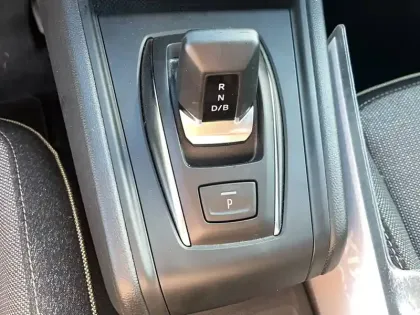 Photo 12 Renault Captur  E-Tech full hybrid 160 ch