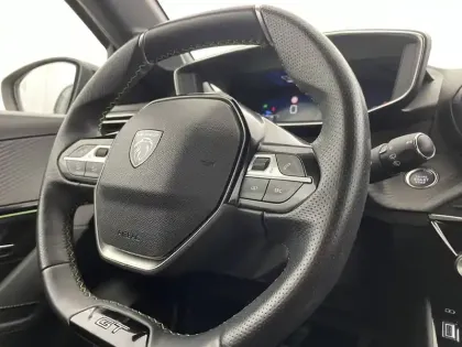 Photo 12 Peugeot 208  PureTech 100 S&S BVM6