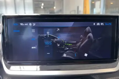 Photo 20 Peugeot 208  Hybrid 145 ch e-DCS6