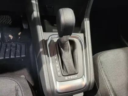 Photo 6 Renault Captur  E-Tech full hybrid 145
