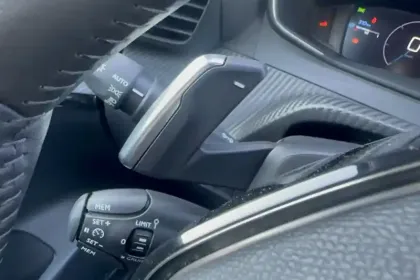 Photo 22 Peugeot 208  Hybrid 110 ch e-DCS6