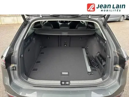 Photo 9 Volkswagen Passat  1.5 eTSI OPF 150 DSG7