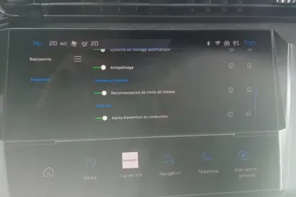 Photo 31 Peugeot 308  PHEV 180 e-EAT8