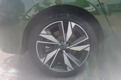 Photo 13 Peugeot 308  PHEV 180 e-EAT8