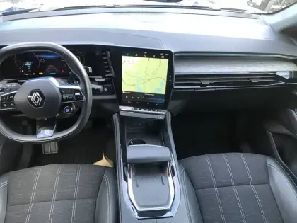 Photo 8 Renault Austral  E-Tech hybrid 200