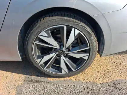 Photo 18 Peugeot 308  SW BlueHDi 130ch S&S EAT8