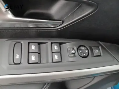 Photo 13 Peugeot 3008  Hybrid 136 e-DCS6