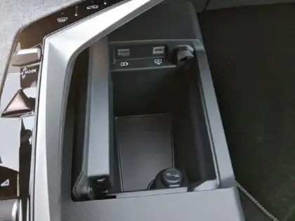 Photo 11 Peugeot 3008  Electrique 210 ch 73 kWh
