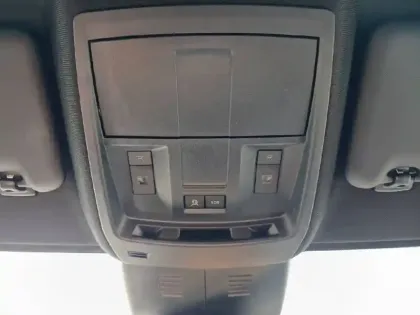 Photo 18 Peugeot 3008  Electrique 210 ch 73 kWh