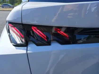 Photo 23 Peugeot 3008  Electrique 210 ch 73 kWh