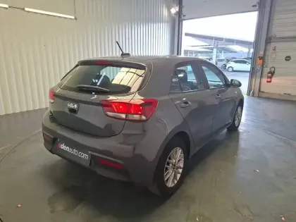 Photo 5 Kia Rio  1.0 T-GDi 100 ch BVM6