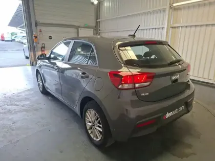 Photo 6 Kia Rio  1.0 T-GDi 100 ch BVM6