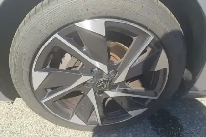 Photo 11 Peugeot 308  PureTech 130ch S&S EAT8