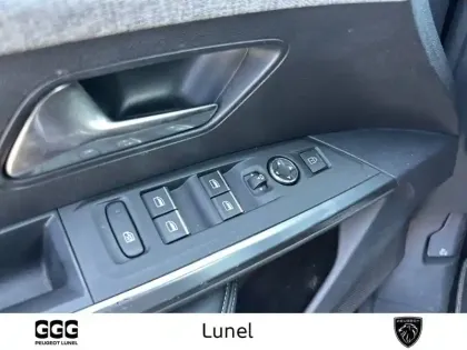 Photo 11 Peugeot 3008  Hybrid 136 e-DCS6