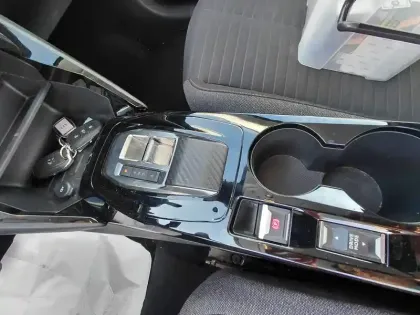 Photo 8 Peugeot 208  Electrique 50 kWh 136ch