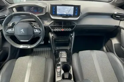 Photo 10 Peugeot 208  PureTech 130 S&S EAT8