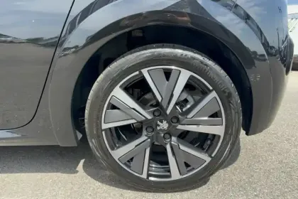 Photo 24 Peugeot 208  PureTech 130 S&S EAT8