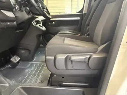 Photo 13 Opel Vivaro  CA FIXE L2 2.0 DIESEL 120 CH BVA8