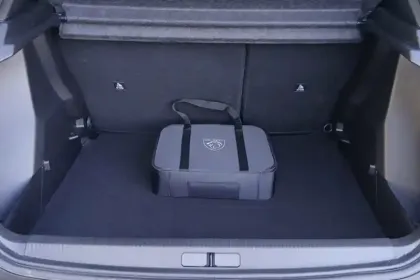 Photo 8 Peugeot 2008  Electrique 54 kWh 156 ch