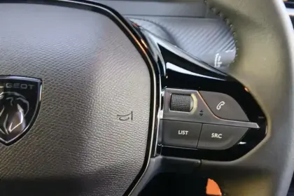 Photo 22 Peugeot 2008  Electrique 54 kWh 156 ch