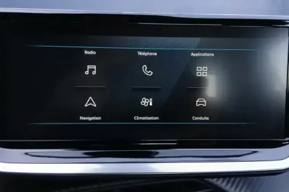 Photo 24 Peugeot 2008  Electrique 54 kWh 156 ch