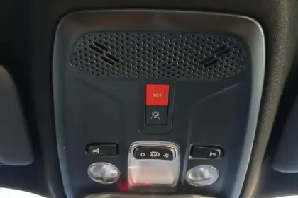 Photo 26 Peugeot 2008  Electrique 54 kWh 156 ch