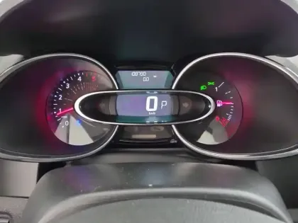 Photo 34 Renault Clio  dCi 90 E6C EDC