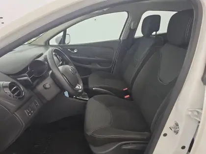 Photo 29 Renault Clio  dCi 90 E6C EDC
