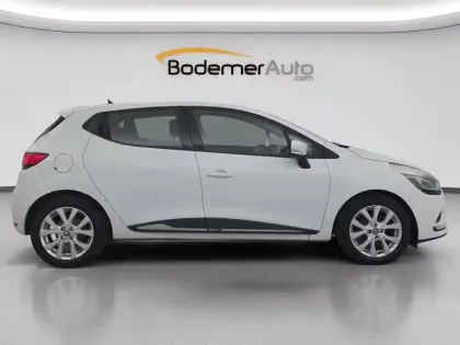 Photo 80 Renault Clio  dCi 90 E6C EDC