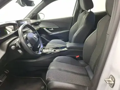 Photo 12 Peugeot 2008  PureTech 130 S&S EAT8