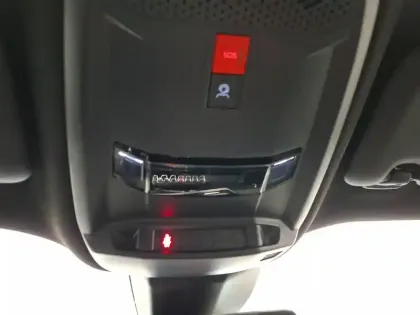 Photo 32 Peugeot 2008  PureTech 130 S&S EAT8