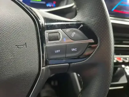Photo 17 Peugeot 2008  PureTech 130 S&S EAT8