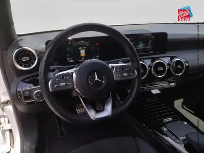 Photo 10 Mercedes Classe A  180 136ch AMG Line 7G-DCT