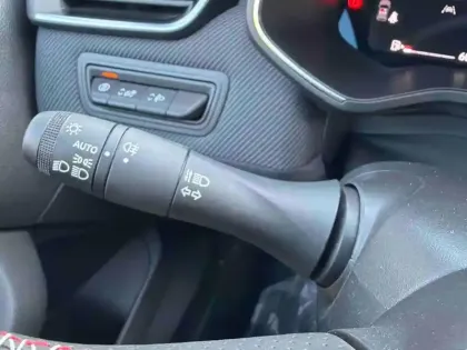 Photo 14 Renault Clio  Réversible 1.6 E-Tech 145ch full hybrid Evolution
