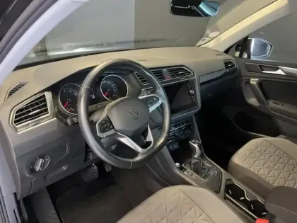 Photo 14 Volkswagen Tiguan  1.5 TSI 150ch Life Business DSG7