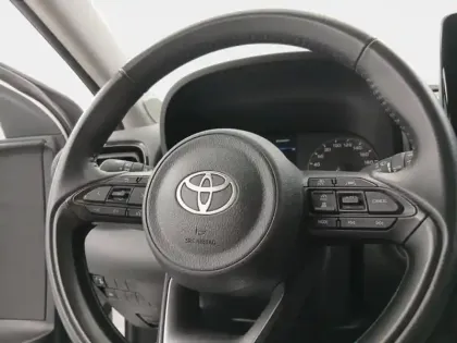 Photo 29 Toyota Yaris  116h Dynamic 5p MC24