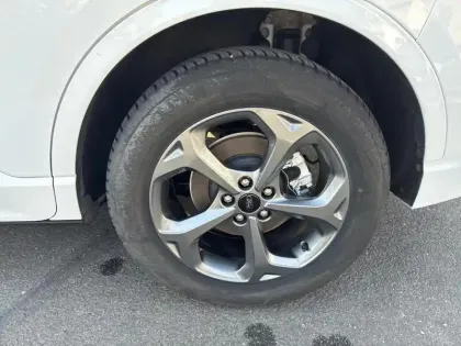 Photo 8 Ford Kuga  2.5 Duratec 180ch Hybrid FlexiFuel ST-Line Powershift