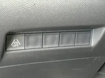 Photo 8 Peugeot 2008  e- 136ch GT